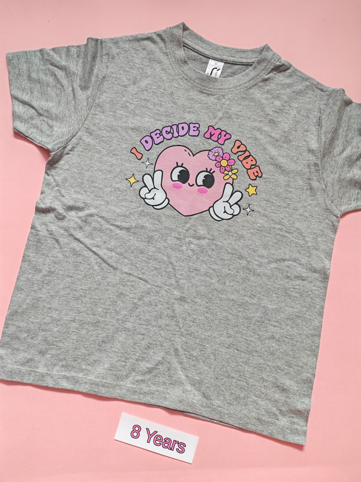 Grey children's T-shirt with I Decide My Vibe heart design, size 8 years