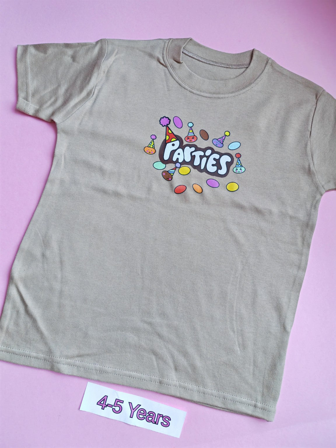 Taupe children's t-shirt, 4-5 years, colourful Parties design